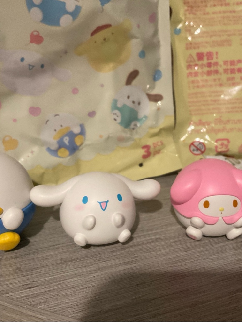 Top Toy Sanrio Characters Roundy Series Set of 3 - Picture 3 of 5
